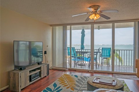 Condo in Saint Petersburg, Florida, 3 bedrooms № 2196058 - photo 15
