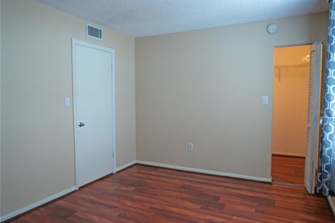 Condo in Saint Petersburg, Florida, 3 bedrooms № 2196058 - photo 26