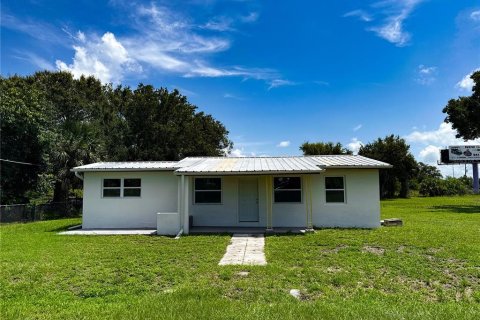 Propiedad comercial en alquiler en Punta Gorda, Florida, 93.46 m2 № 1866370 - foto 3