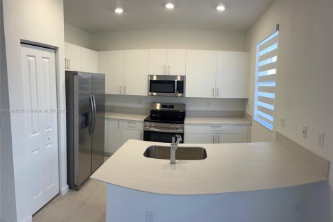 Adosado en alquiler en Homestead, Florida, 3 dormitorios № 1938896 - foto 5