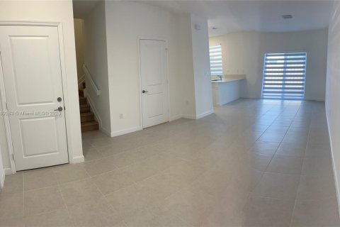 Adosado en alquiler en Homestead, Florida, 3 dormitorios № 1938896 - foto 4
