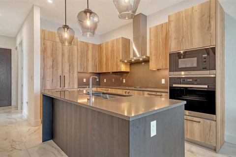 Condo in Sarasota, Florida, 2 bedrooms  № 1648540 - photo 7