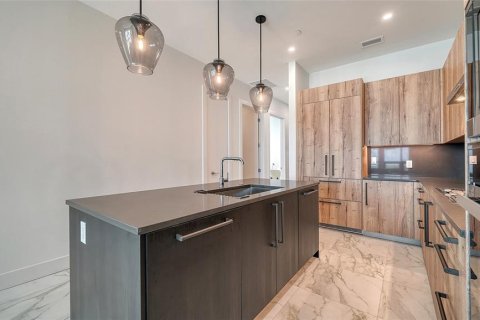 Condo in Sarasota, Florida, 2 bedrooms  № 1648540 - photo 5