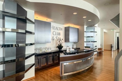 Condo in Miami, Florida, 1 bedroom  № 1756678 - photo 19