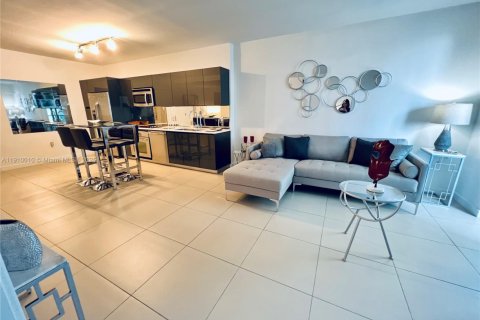 Copropriété à louer à Miami, Floride: 1 chambre, 73.39 m2 № 1965617 - photo 12