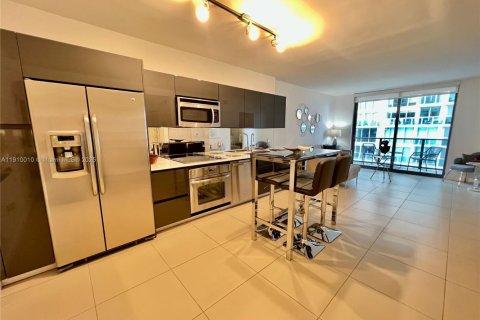 Copropriété à louer à Miami, Floride: 1 chambre, 73.39 m2 № 1965617 - photo 10