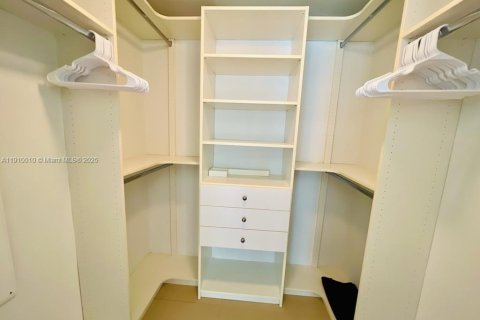 Copropriété à louer à Miami, Floride: 1 chambre, 73.39 m2 № 1965617 - photo 21