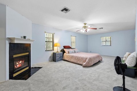 House in Wildwood, Florida 4 bedrooms, 198.16 sq.m. № 2239662 - photo 12