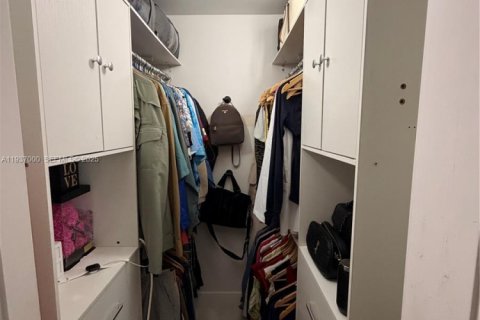 House in Lauderhill, Florida 2 bedrooms, 113.53 sq.m. № 1994881 - photo 19