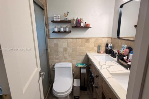 House in Lauderhill, Florida 2 bedrooms, 113.53 sq.m. № 1994881 - photo 21