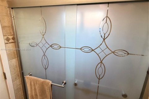 House in Lauderhill, Florida 2 bedrooms, 113.53 sq.m. № 1994881 - photo 23