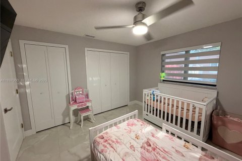 House in Lauderhill, Florida 2 bedrooms, 113.53 sq.m. № 1994881 - photo 17