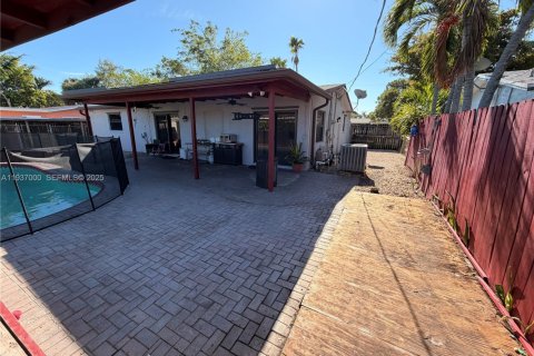 House in Lauderhill, Florida 2 bedrooms, 113.53 sq.m. № 1994881 - photo 29