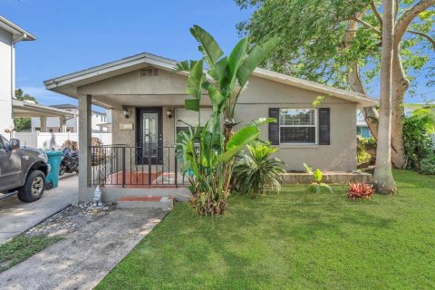 Casa en venta en Orlando, Florida, 3 dormitorios, 119.66 m2 № 1746769 - foto 1