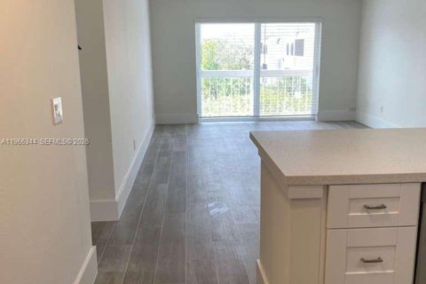 Appartement à louer à Miami, Floride: 2 chambres, 74.69 m2 № 2027983 - photo 3
