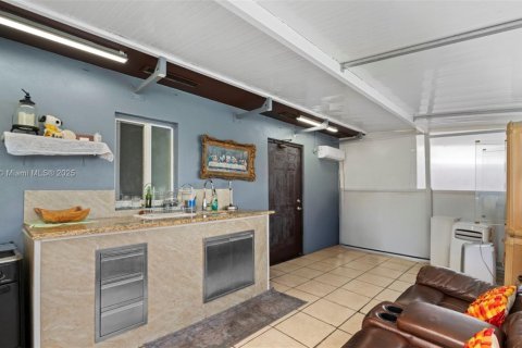 Купить виллу или дом в Майами, Флорида 3 спальни, 117.06м2, № 1942512 - фото 21