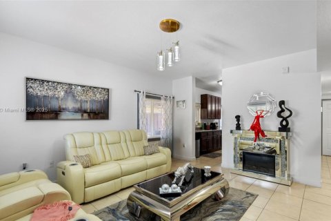 Купить виллу или дом в Майами, Флорида 3 спальни, 117.06м2, № 1942512 - фото 7