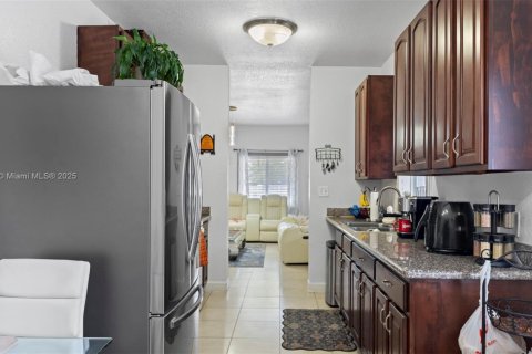 Купить виллу или дом в Майами, Флорида 3 спальни, 117.06м2, № 1942512 - фото 12