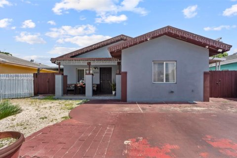 Купить виллу или дом в Майами, Флорида 3 спальни, 117.06м2, № 1942512 - фото 4