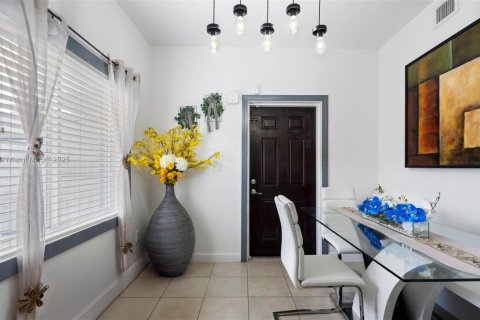 Купить виллу или дом в Майами, Флорида 3 спальни, 117.06м2, № 1942512 - фото 10