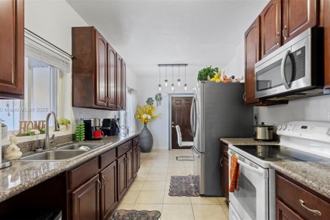 Купить виллу или дом в Майами, Флорида 3 спальни, 117.06м2, № 1942512 - фото 8