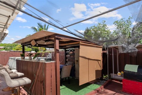 Купить виллу или дом в Майами, Флорида 3 спальни, 117.06м2, № 1942512 - фото 27