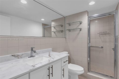 Снять в аренду кондоминиум в Корал-Гейблс, Флорида 2 спальни, 140.28м2, № 2155113 - фото 24
