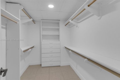 Снять в аренду кондоминиум в Корал-Гейблс, Флорида 2 спальни, 140.28м2, № 2155113 - фото 20