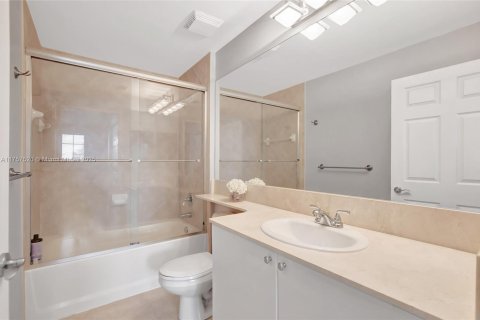 Copropriété à vendre à Boca Raton, Floride: 2 chambres, 107.02 m2 № 2024538 - photo 15