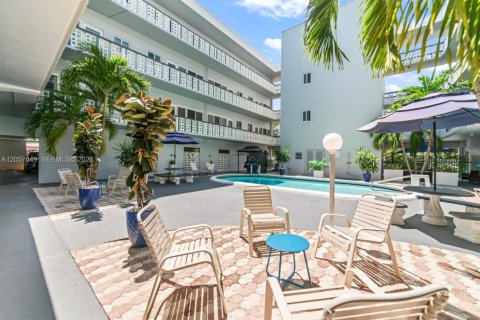 Condominio en venta en Hollywood, Florida, 2 dormitorios, 88.26 m2 № 2244167 - foto 22