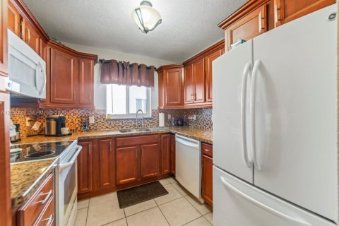 Condominio en venta en Hollywood, Florida, 2 dormitorios, 88.26 m2 № 2244167 - foto 12
