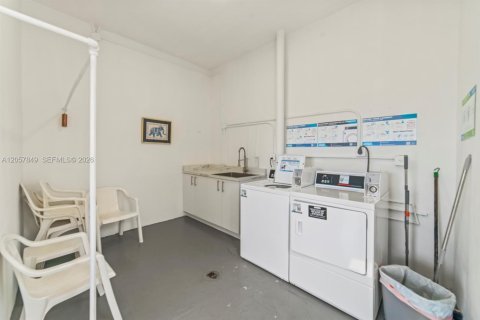 Condominio en venta en Hollywood, Florida, 2 dormitorios, 88.26 m2 № 2244167 - foto 20