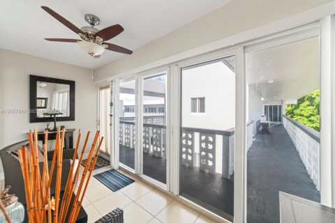 Condominio en venta en Hollywood, Florida, 2 dormitorios, 88.26 m2 № 2244167 - foto 6