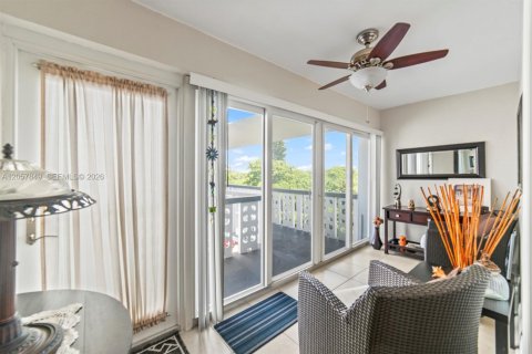 Condominio en venta en Hollywood, Florida, 2 dormitorios, 88.26 m2 № 2244167 - foto 5