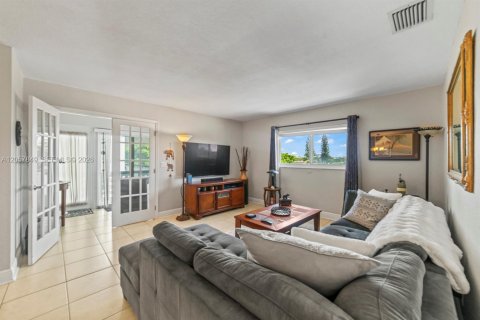 Condominio en venta en Hollywood, Florida, 2 dormitorios, 88.26 m2 № 2244167 - foto 8