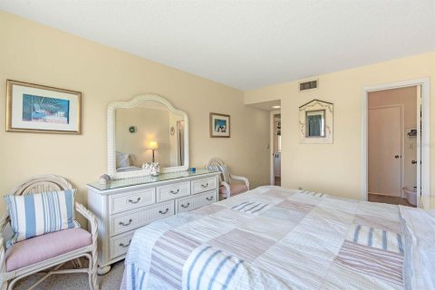 Condo in New Smyrna Beach, Florida, 1 bedroom  № 1437911 - photo 13