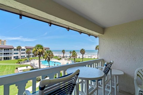 Condo in New Smyrna Beach, Florida, 1 bedroom  № 1437911 - photo 1