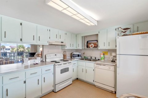 Condo in New Smyrna Beach, Florida, 1 bedroom  № 1437911 - photo 10