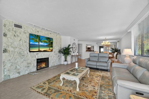 Condo in Indian River Shores, Florida, 3 bedrooms  № 2082622 - photo 9