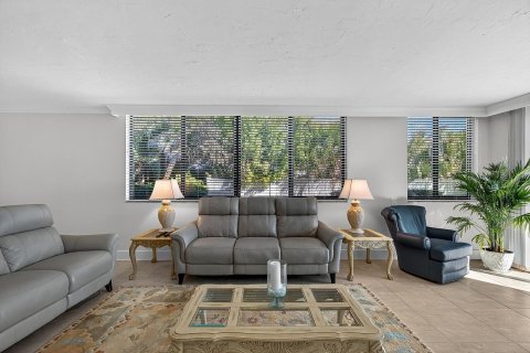 Condo in Indian River Shores, Florida, 3 bedrooms  № 2082622 - photo 18
