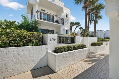 Condo in Indian River Shores, Florida, 3 bedrooms  № 2082622 - photo 3