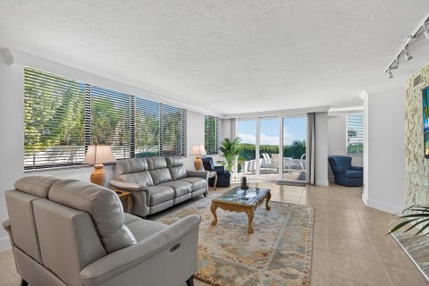 Condo in Indian River Shores, Florida, 3 bedrooms  № 2082622 - photo 11