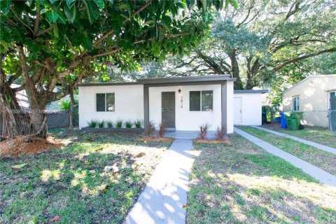 House in Fort Lauderdale, Florida 3 bedrooms, 76.18 sq.m. № 1991740 - photo 1