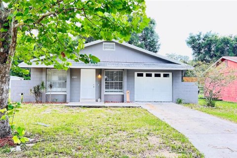 House in Apopka, Florida 3 bedrooms, 88.63 sq.m. № 1805097 - photo 1