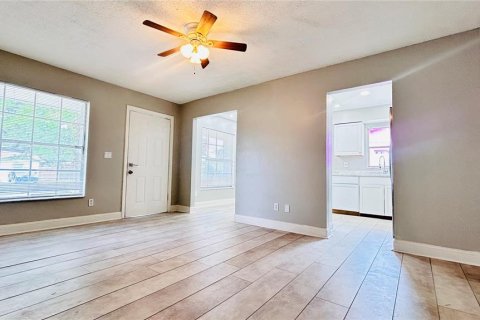 House in Apopka, Florida 3 bedrooms, 88.63 sq.m. № 1805097 - photo 27