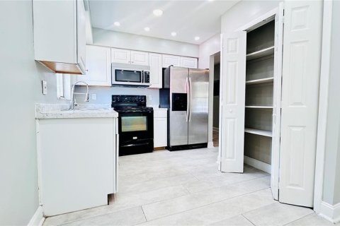 House in Apopka, Florida 3 bedrooms, 88.63 sq.m. № 1805097 - photo 7