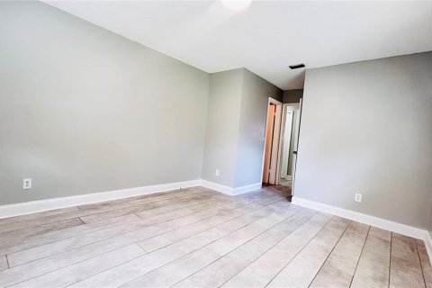 House in Apopka, Florida 3 bedrooms, 88.63 sq.m. № 1805097 - photo 22