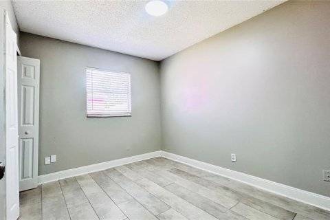 House in Apopka, Florida 3 bedrooms, 88.63 sq.m. № 1805097 - photo 21