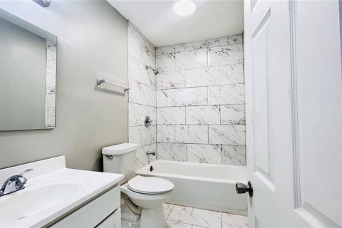House in Apopka, Florida 3 bedrooms, 88.63 sq.m. № 1805097 - photo 28
