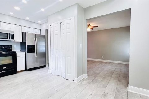 House in Apopka, Florida 3 bedrooms, 88.63 sq.m. № 1805097 - photo 29